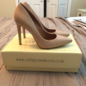 Nude Pumps